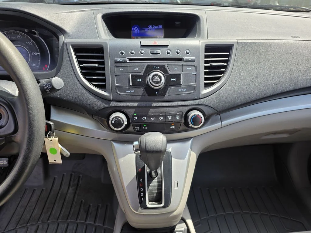 Used 2013 White Honda LX image 18