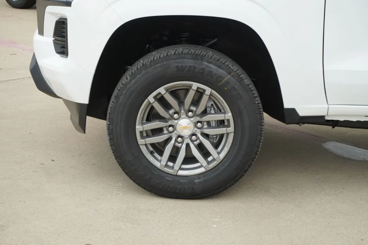 2026 Chevrolet Colorado LT - Photo 16
