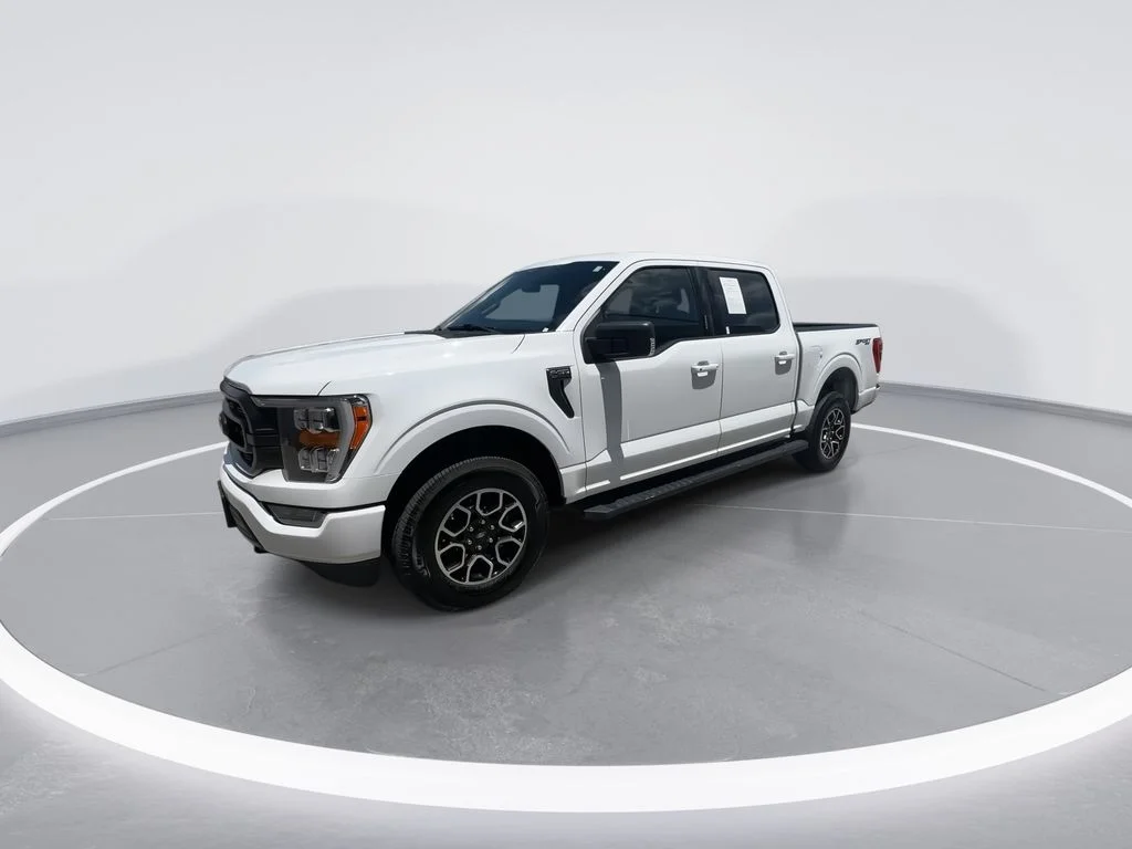 Used 2023 White Ford XLT image 4