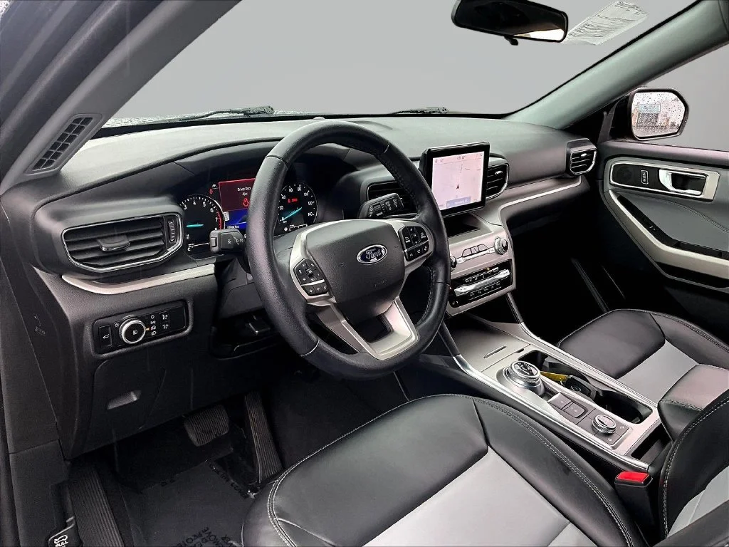 Used 2023 Gray Ford XLT image 12
