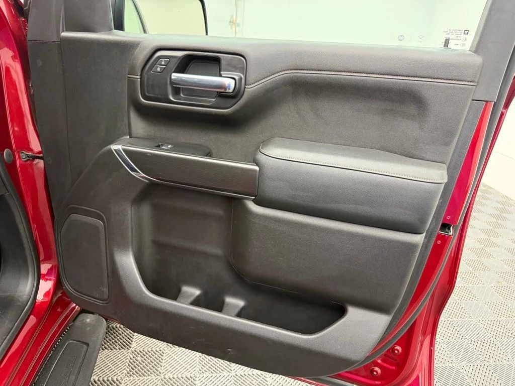 Used 2021 Red GMC AT4 image 34