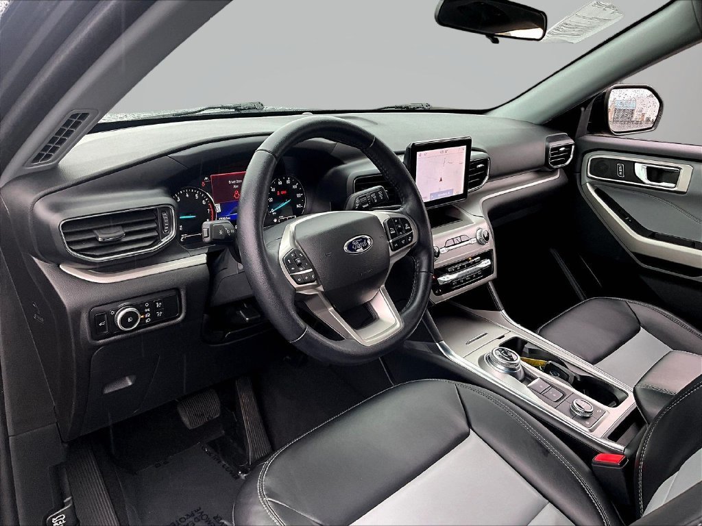 Used 2023 Gray Ford XLT image 12