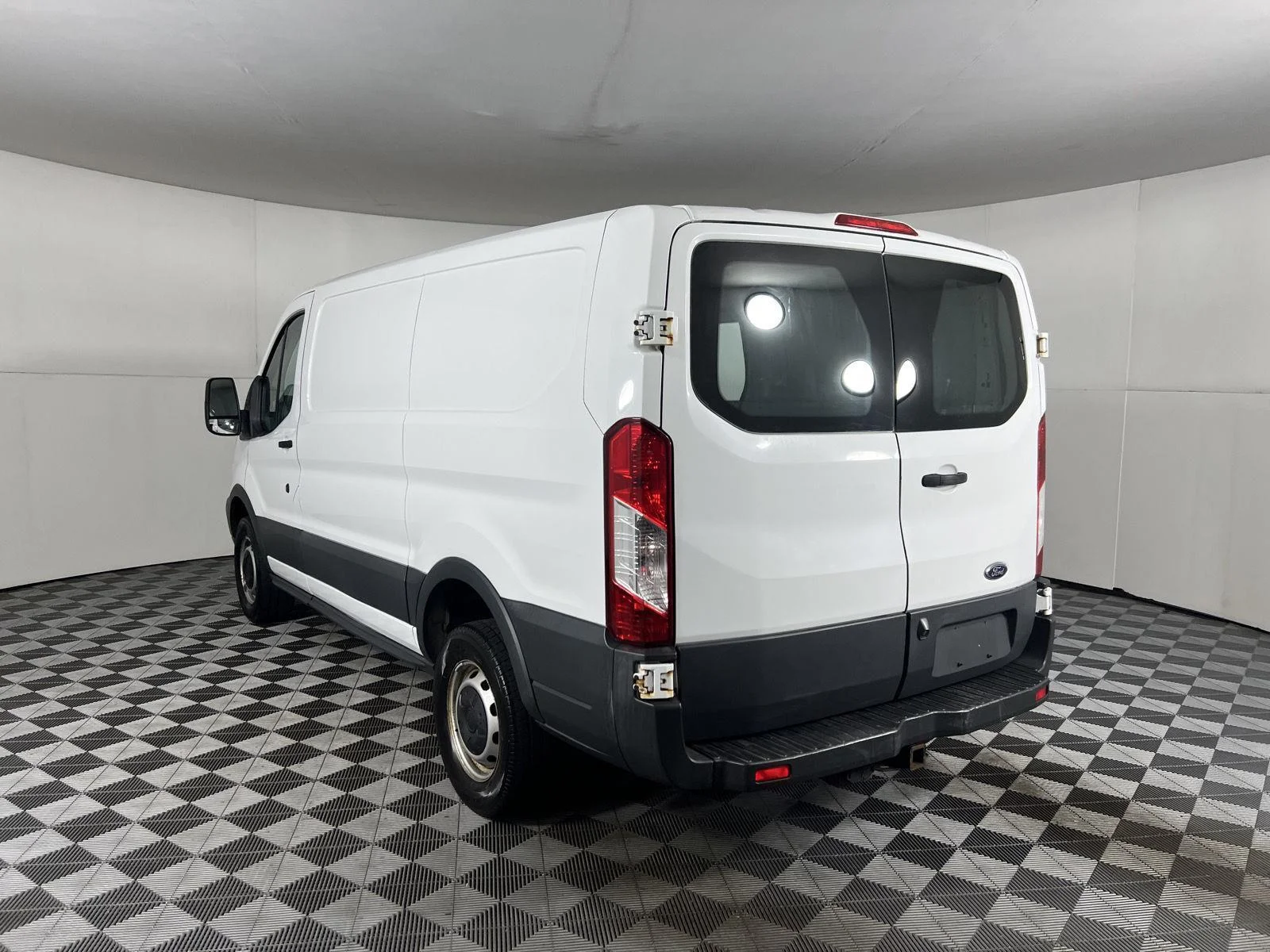 Used 2016 Wh Ford  image 19