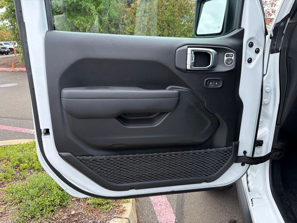 New 2026 Bright White Clearcoat Jeep Mojave image 12