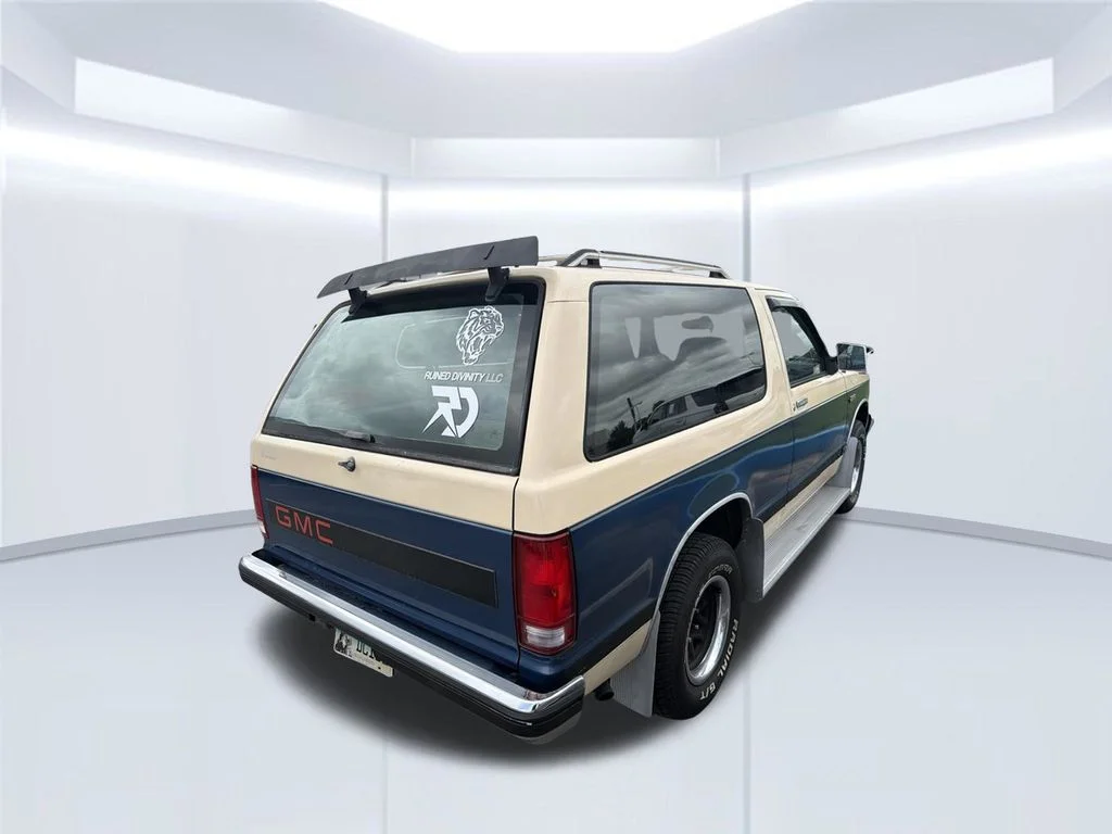 Used 1989 Blue GMC Base image 11