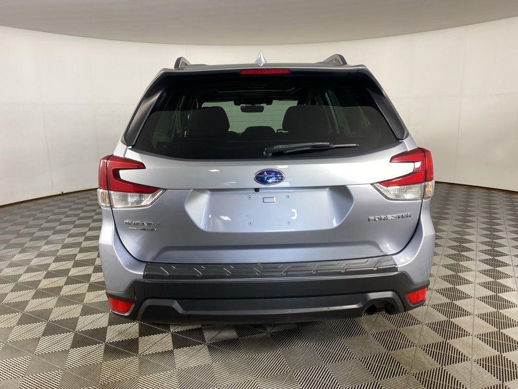 Used 2021 Ice Silver Metallic Subaru Premium image 6