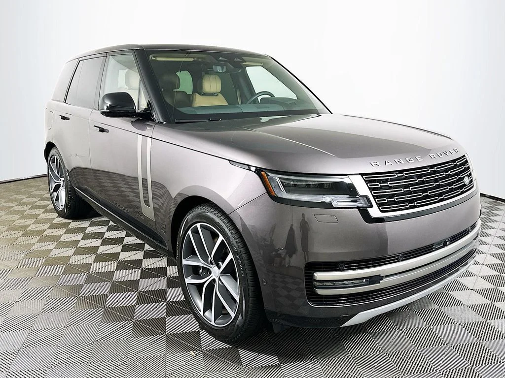 Used 2024 Carpathian Gray Premium Metallic Land Rover SE image 3