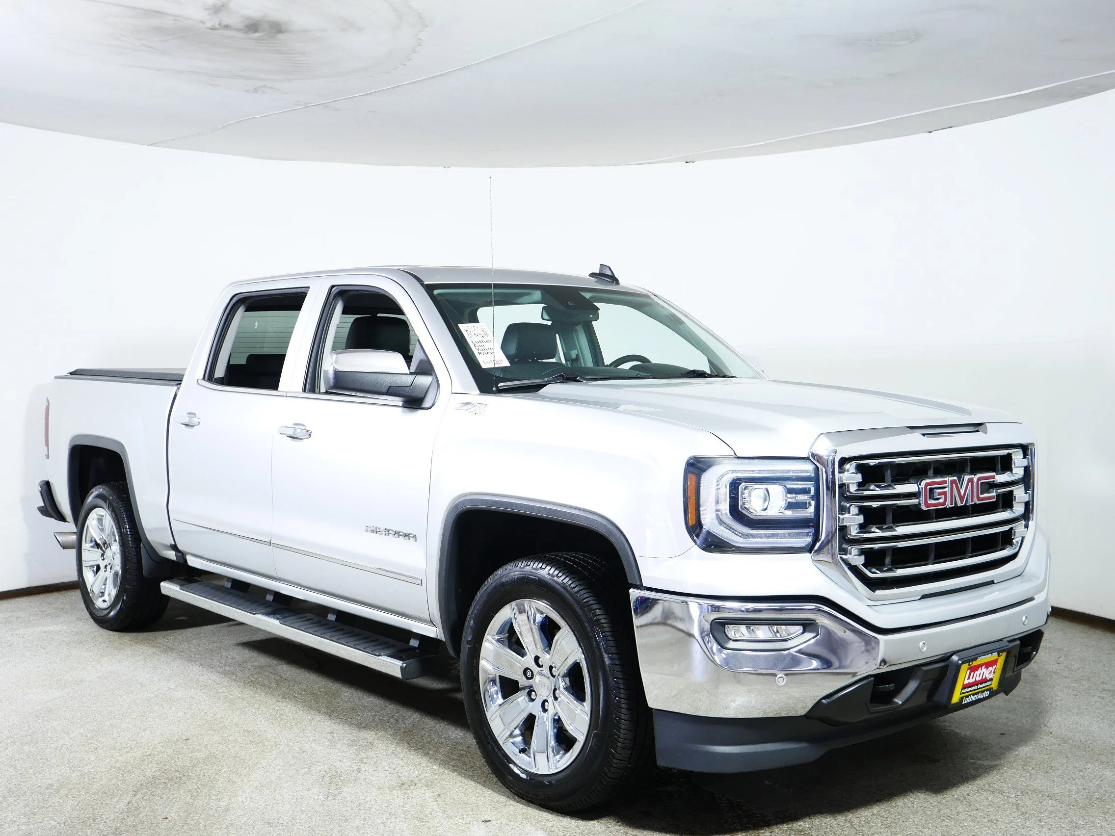 2018 GMC Sierra 4WD Crew Cab Short Box SLT's photo