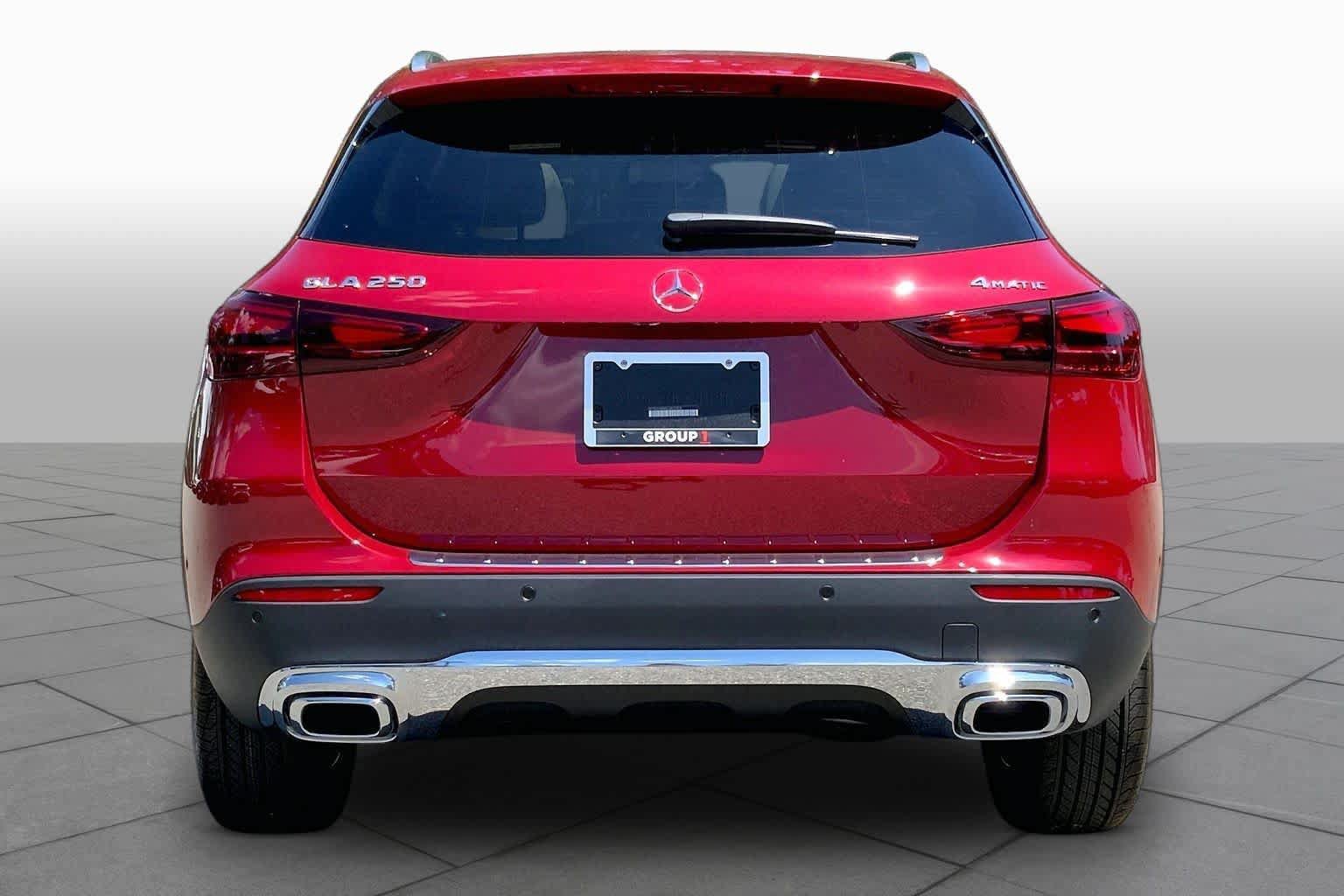 New 2026 MANUFAKTUR Patagonia Red Metallic Mercedes-Benz GLA 250 image 4