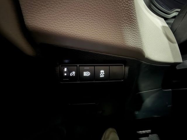 Used 2026 Silver Toyota L image 18