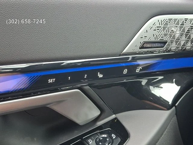 New 2027 Carbon Black Metallic BMW 550e xDrive image 19