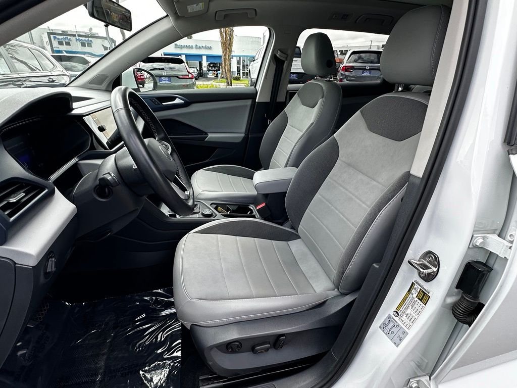 Used 2022 White Volkswagen 1.5T SE image 21