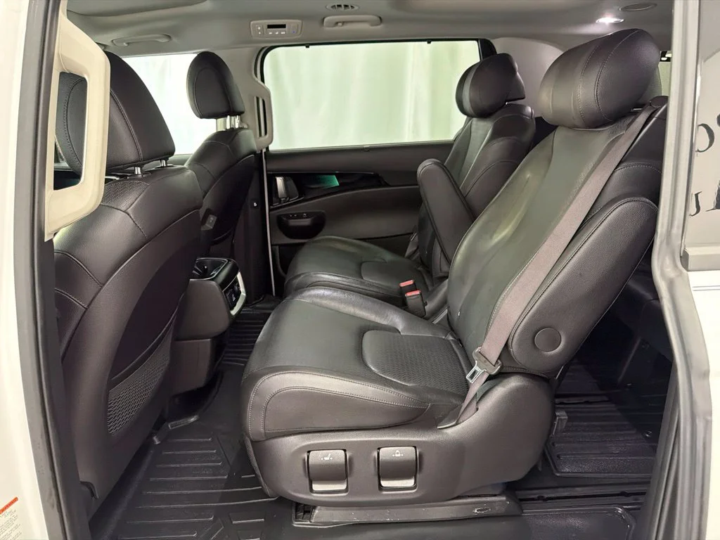 Used 2025 White Kia SX Prestige image 23