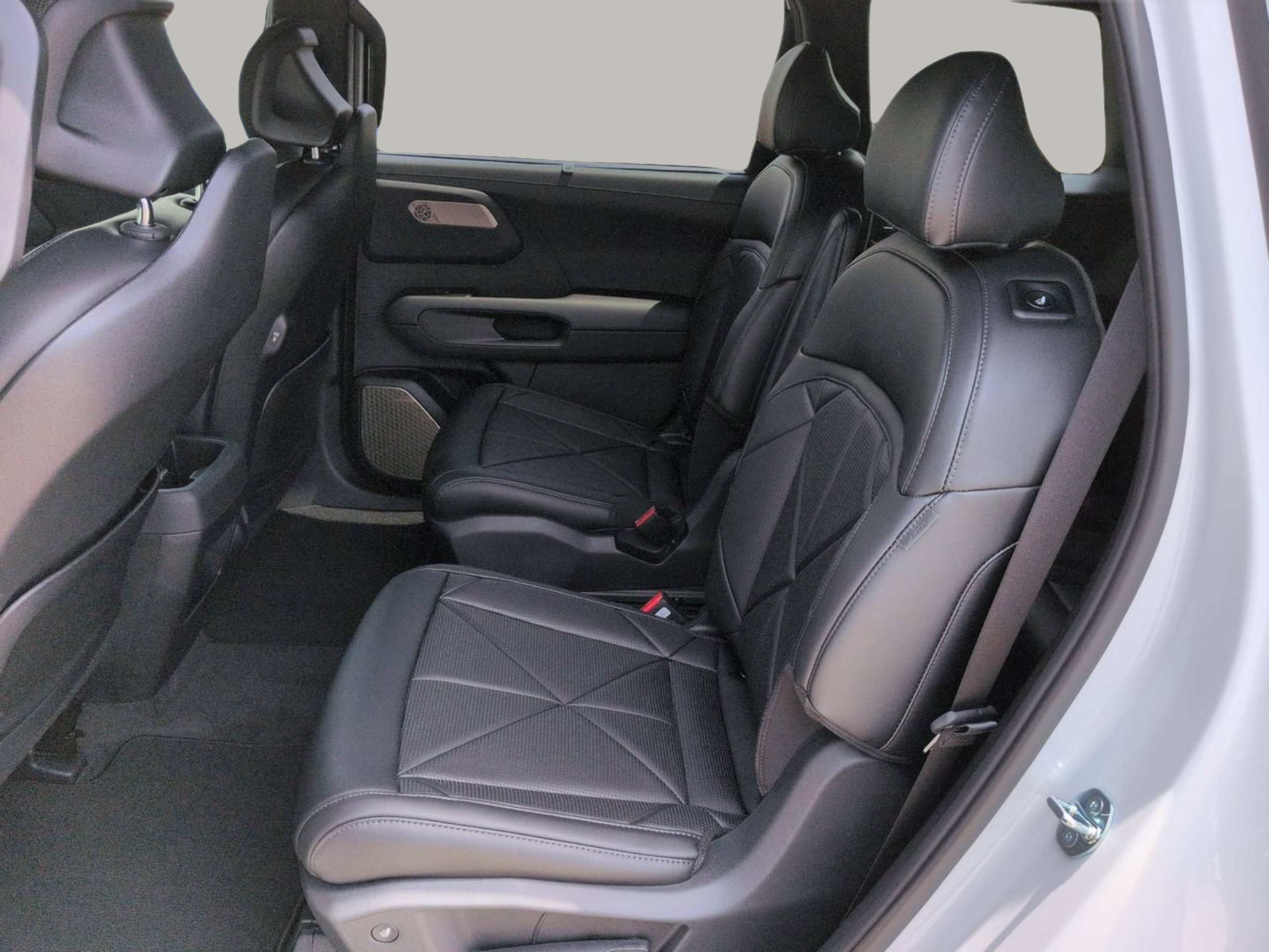 New 2027 Glacial White Pearl Kia SX image 19