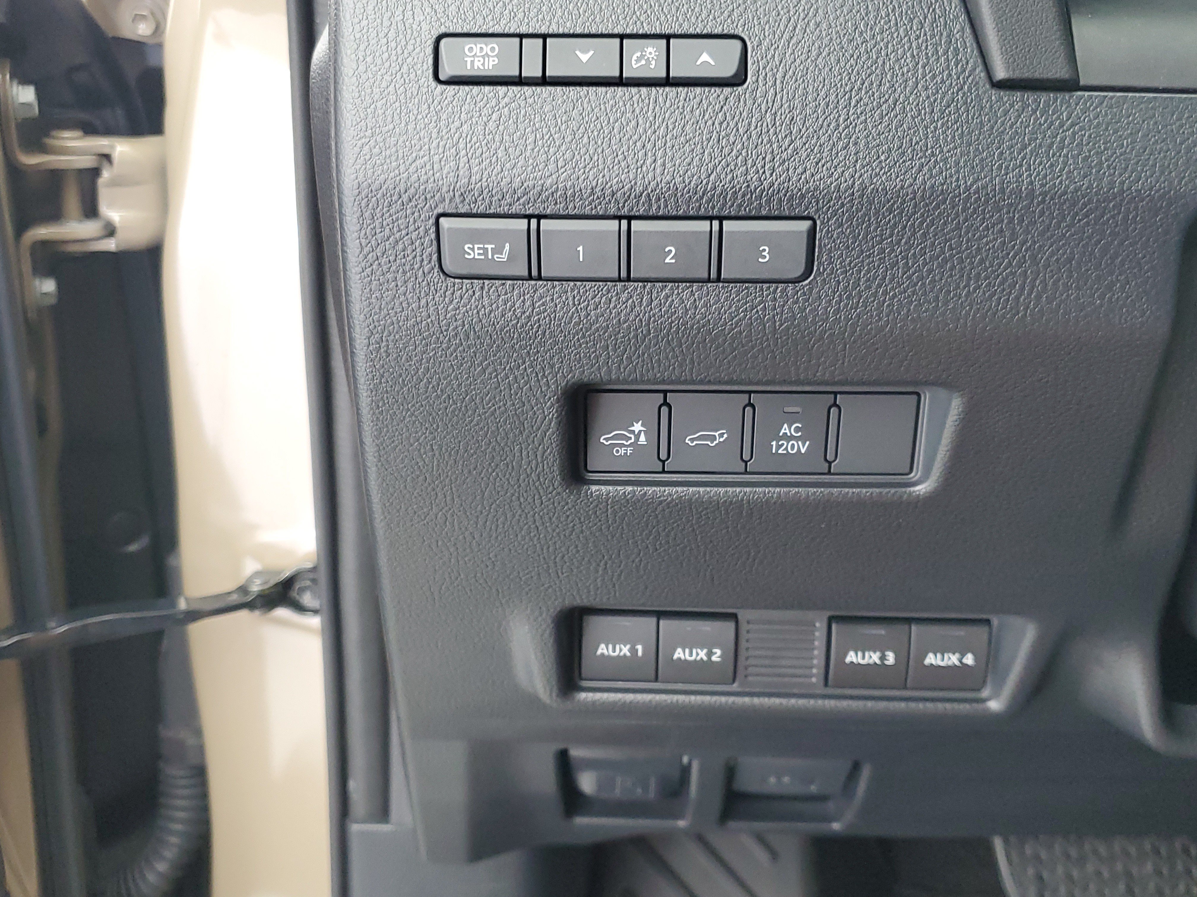 Used 2025 Earth/Black Roof Lexus 550 Overtrail+ image 33
