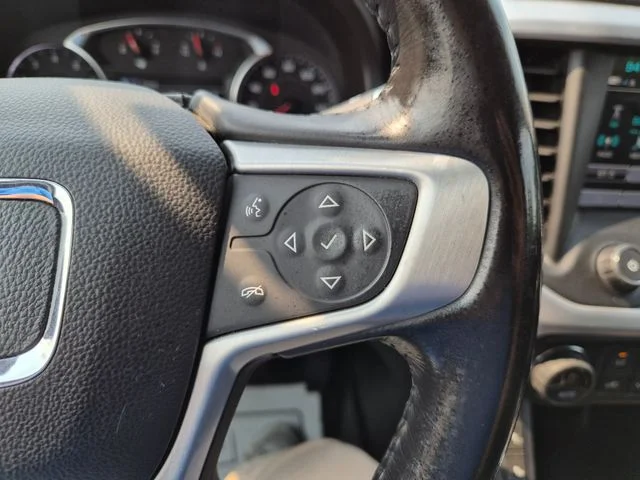 Used 2019 Gray GMC SLE-2 image 23