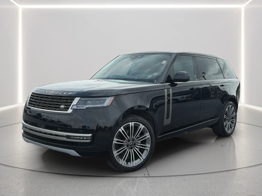 Used 2024 Black Land Rover SE image 9