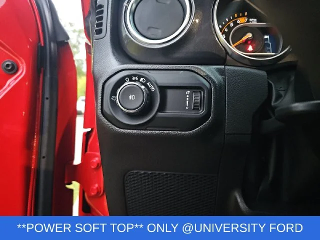 Used 2023 Red Jeep Altitude image 23