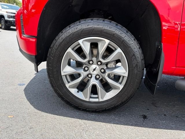 Used 2019 Red Chevrolet RST image 9