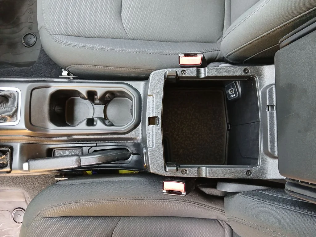 Used 2023 Yellow Jeep Sport S image 27