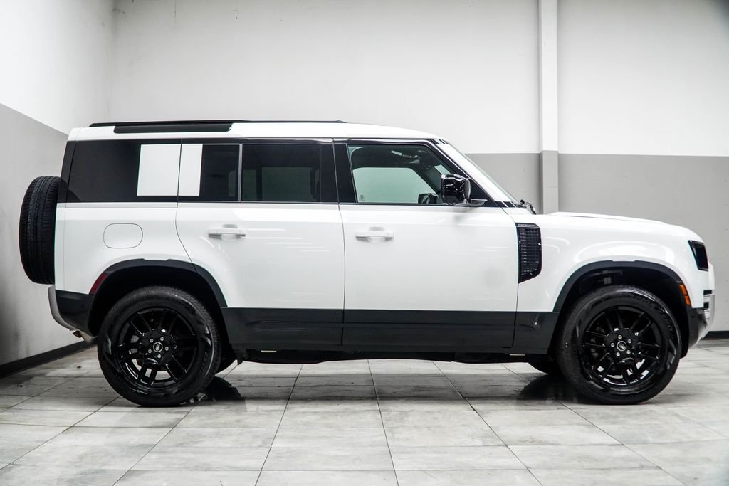 Used 2025 White Land Rover S image 7