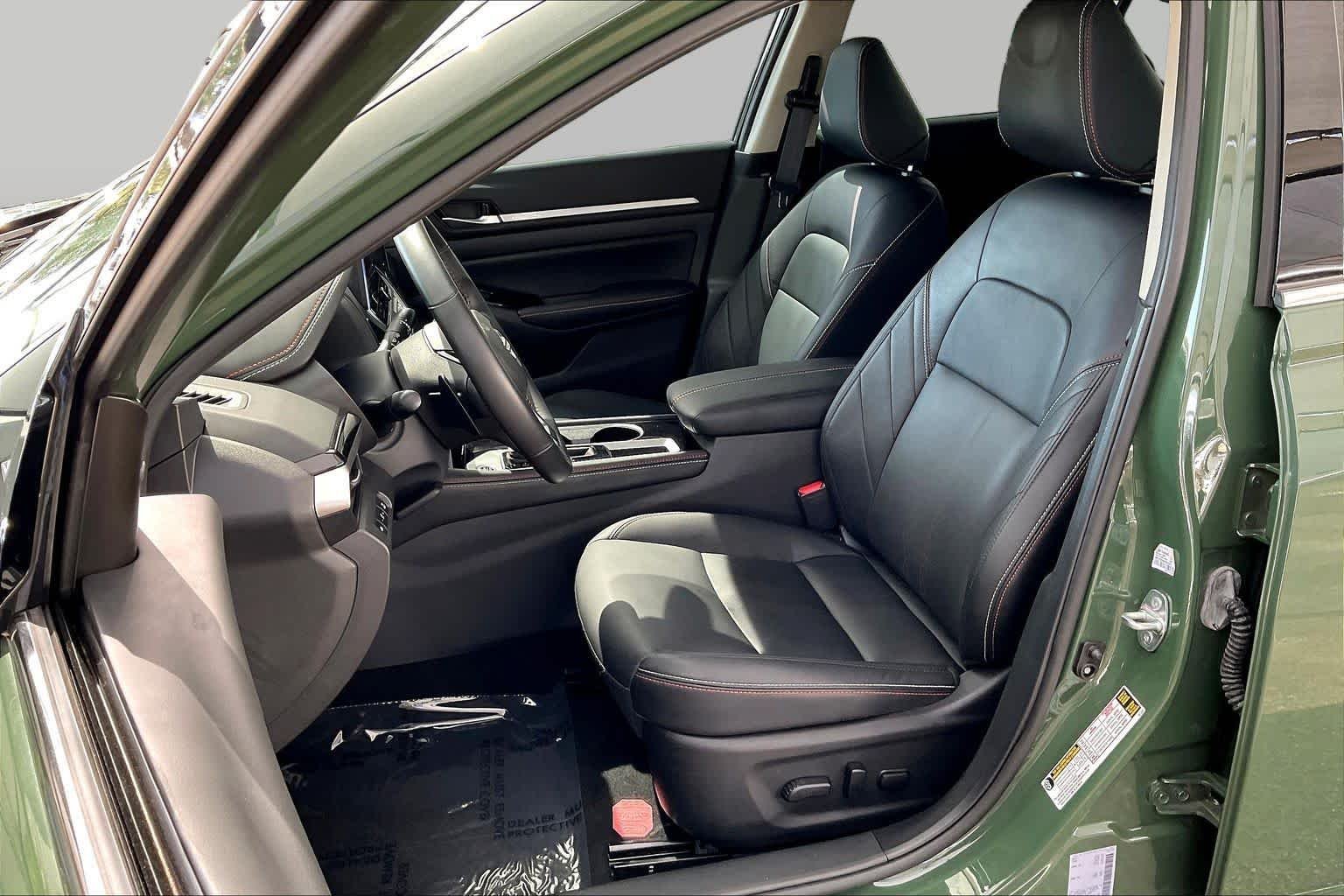 2025 Nissan Altima SR - Photo 8