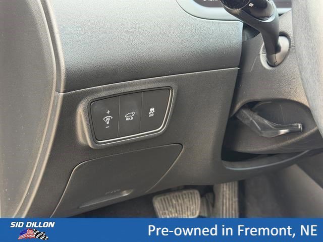 Used 2023 Shimmering Silver Hyundai SEL image 13
