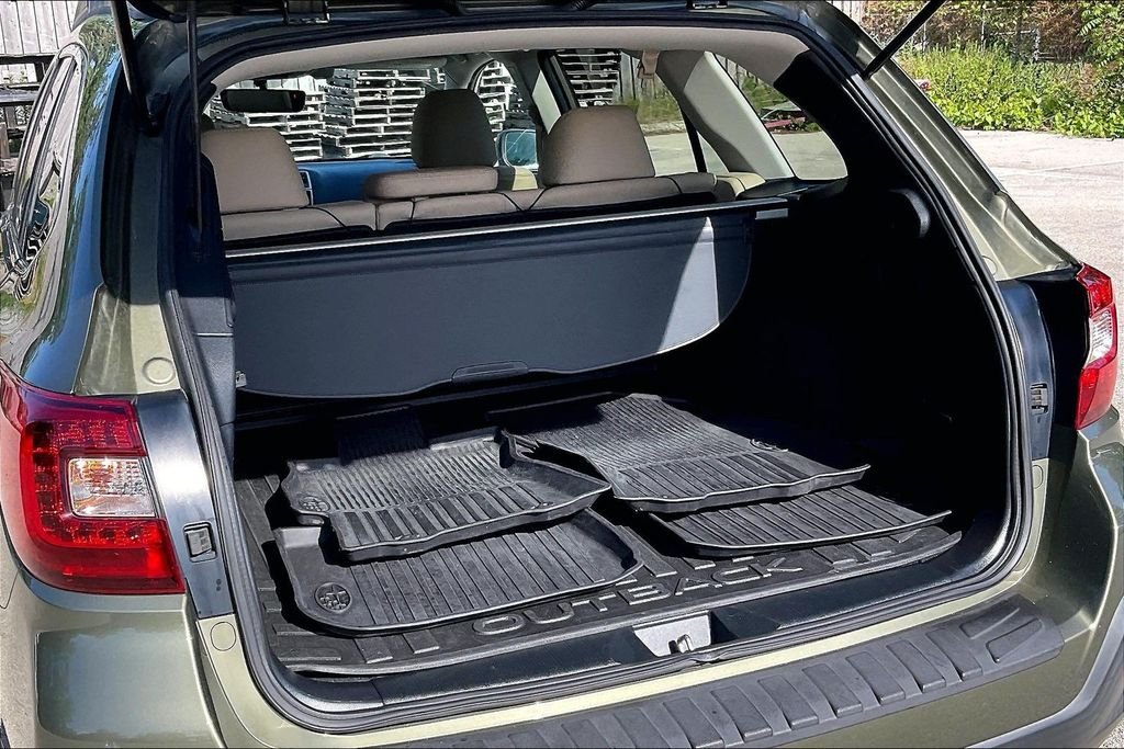 Used 2019 Green Subaru 2.5i image 28