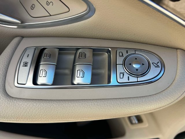 Certified Used 2022 Black Mercedes-Benz GLC 300 image 19