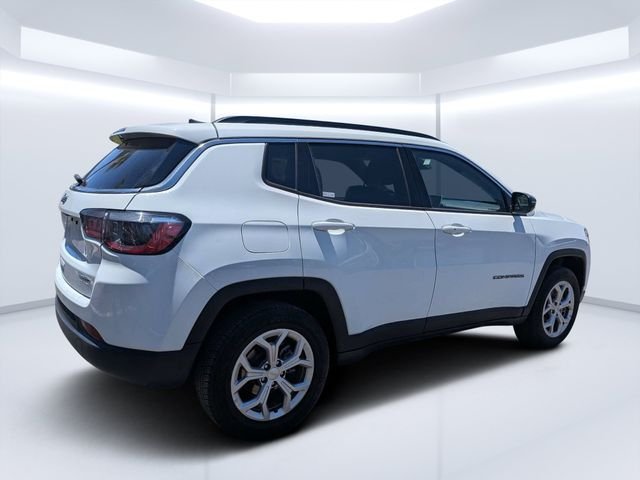 Used 2024 White Jeep Latitude image 3