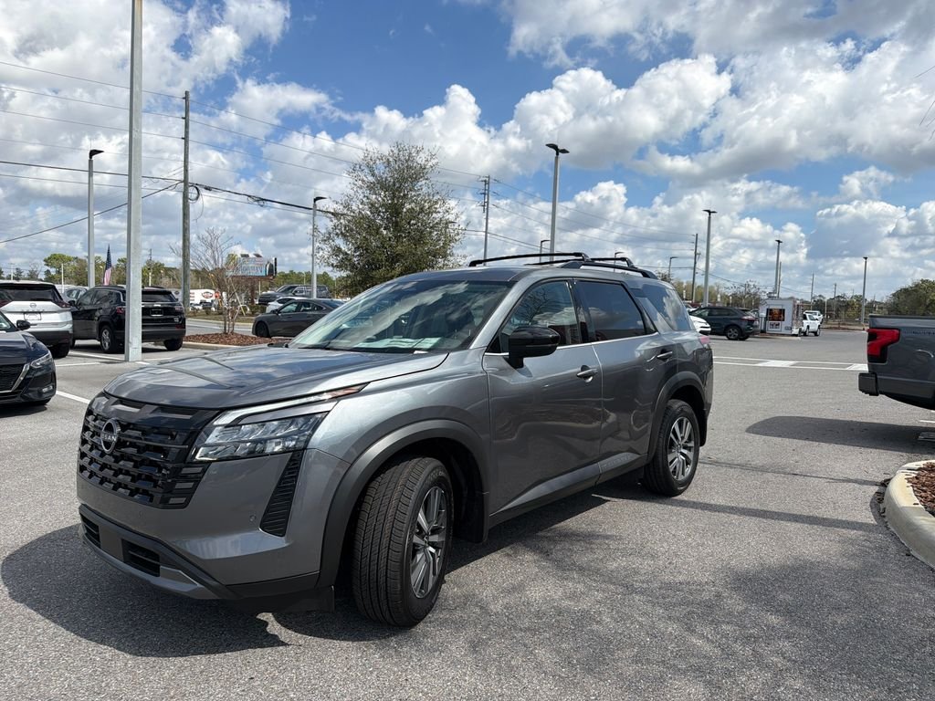 New 2026 Nissan Pathfinder SL 4D Sport Utility