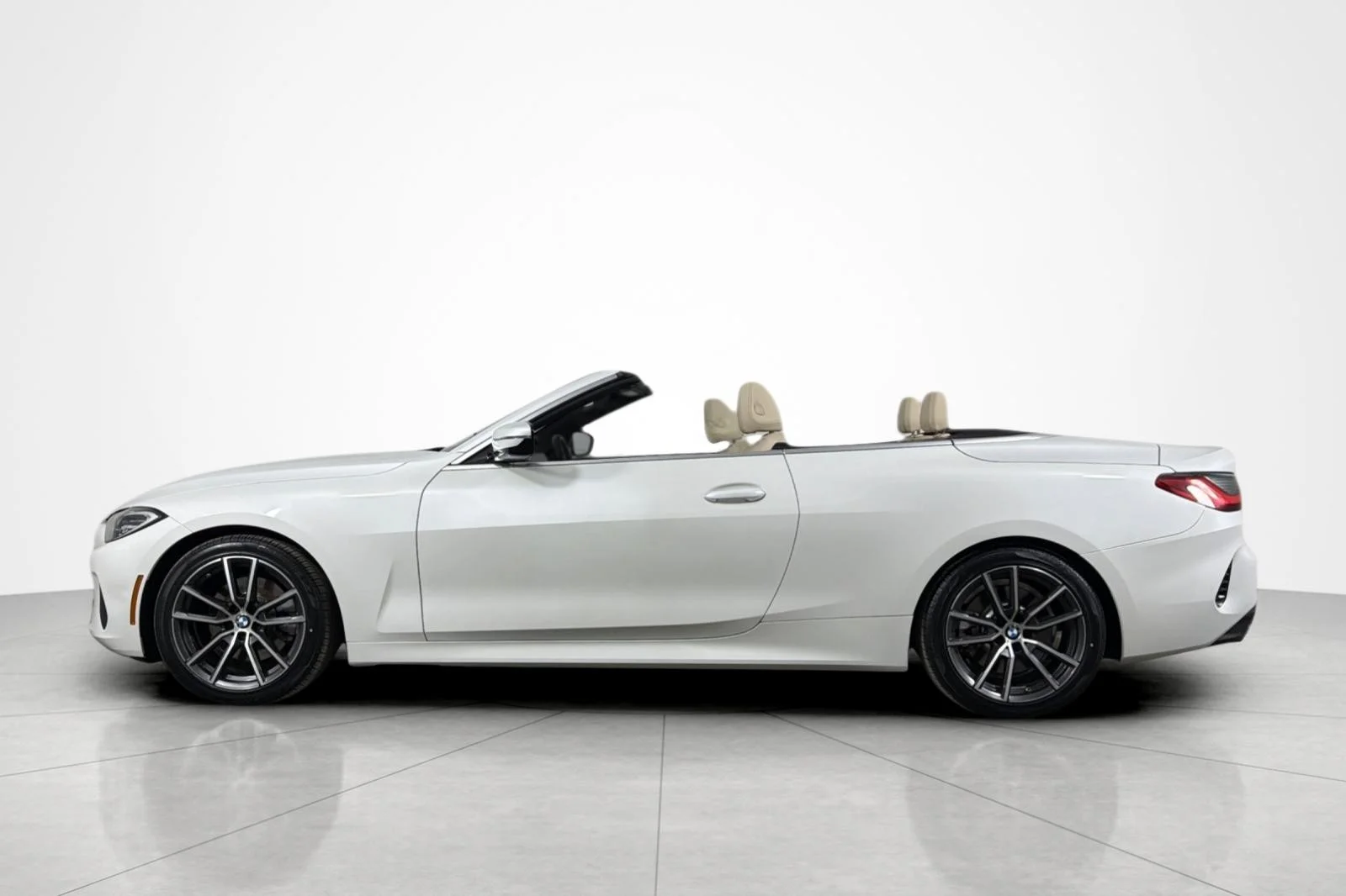 Used 2023 MINERAL WHITE BMW 430i Convertible image 2