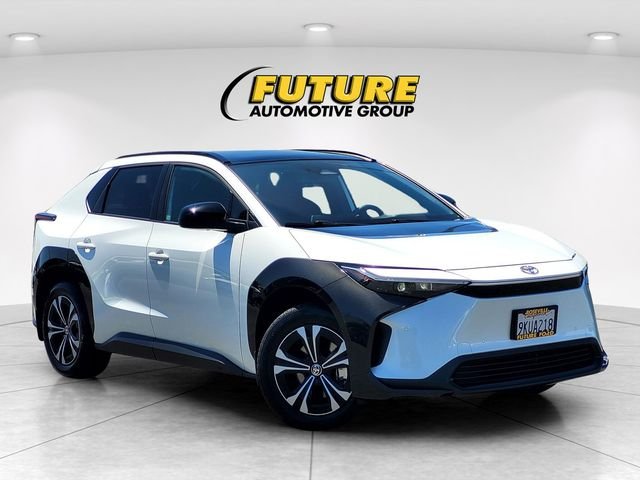 Used 2023 Beige Toyota XLE image 1