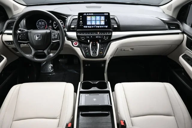 Used 2025 Gray Honda EX-L image 10