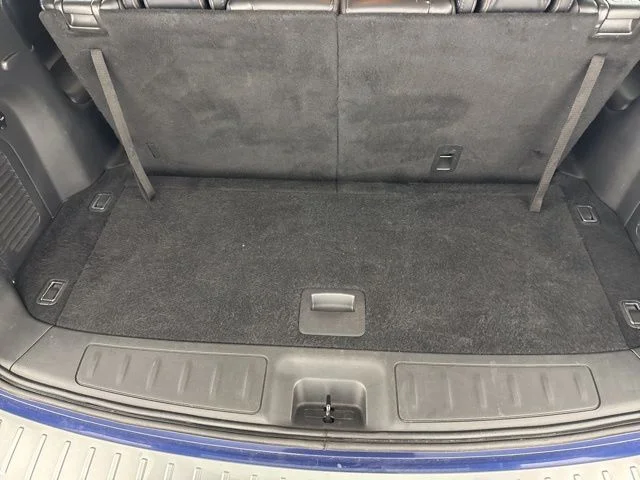 Used 2017 Blue Nissan SL image 31