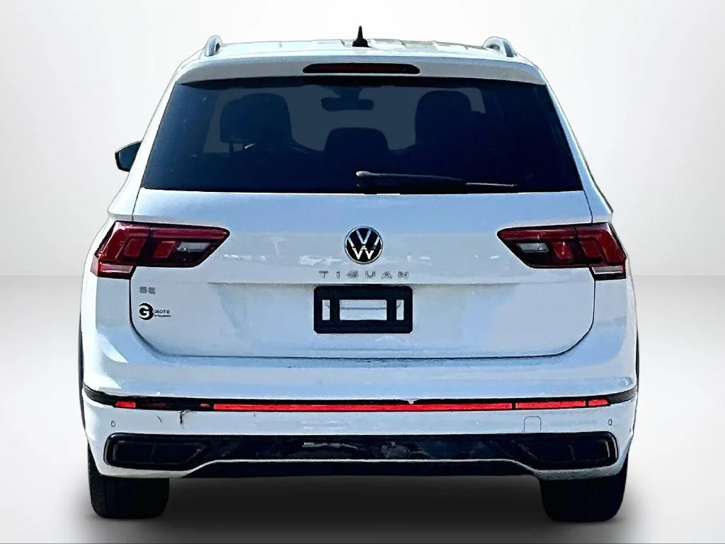 Used 2022 White Volkswagen 2.0T SE R-Line Black image 5