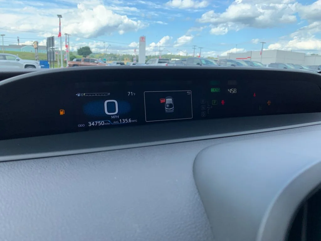 Used 2022 Gray Toyota XLE image 30