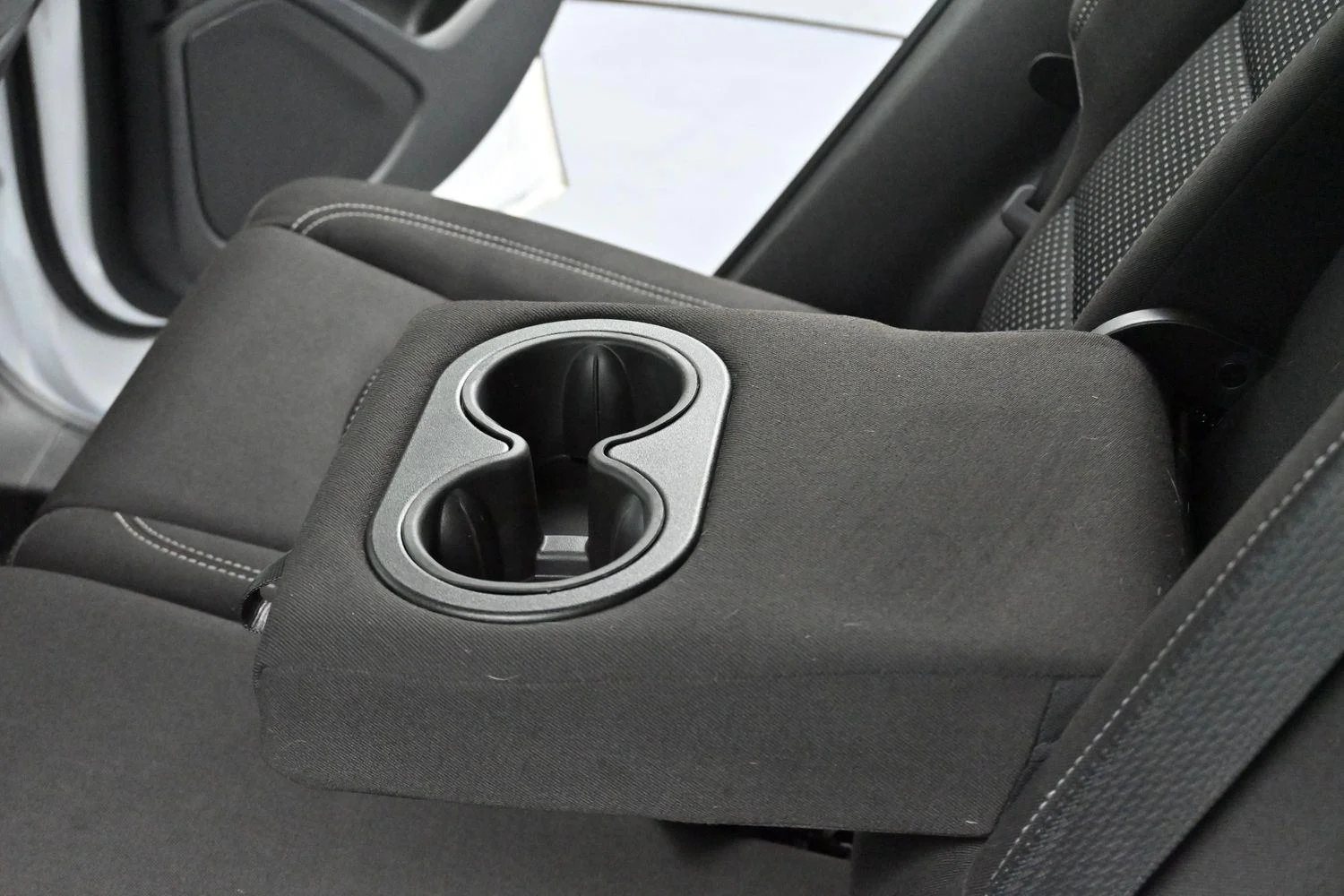 Used 2022 Summit White GMC SLE image 28