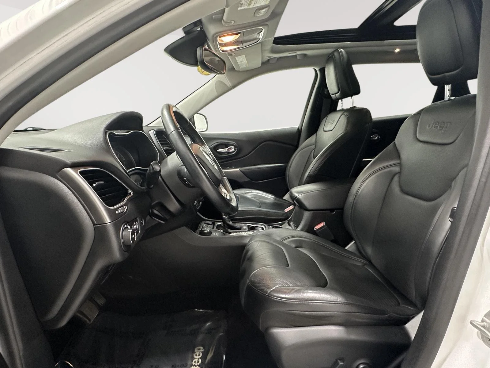 Used 2019 Bright White Clearcoat Jeep Limited image 16