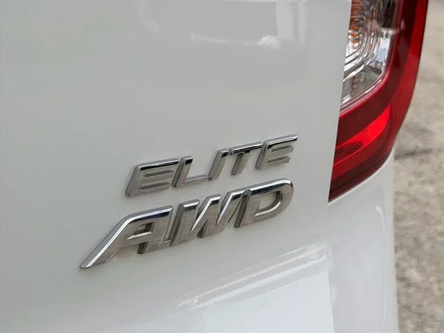 Used 2022 White Honda Elite image 20