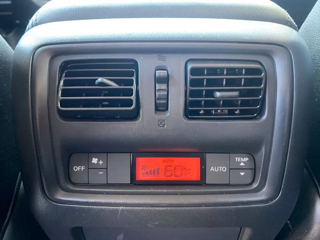 Used 2015 C Black Nissan S image 13