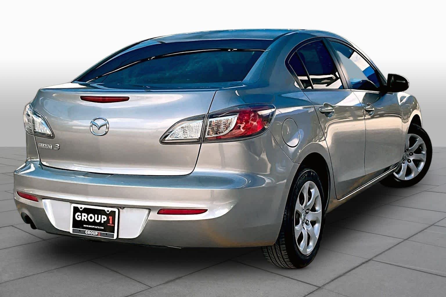 Used 2013 Liquid Silver Metallic Mazda i Sport image 13