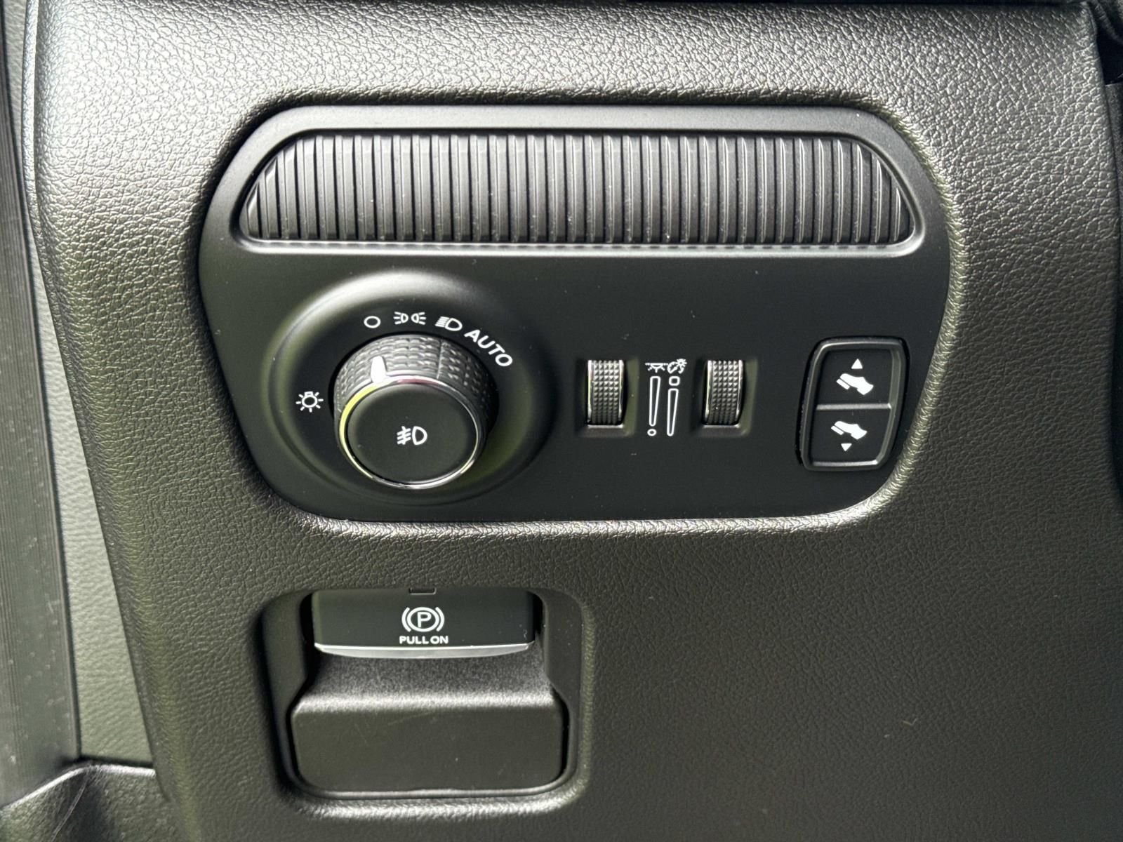 Used 2023 Black Jeep Series II image 21