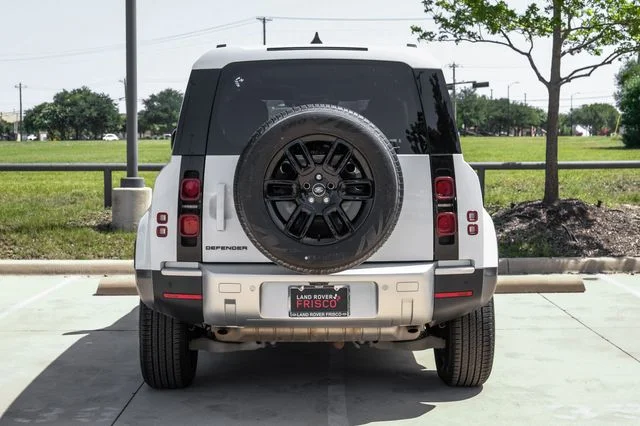 Used 2025 White Land Rover S image 10