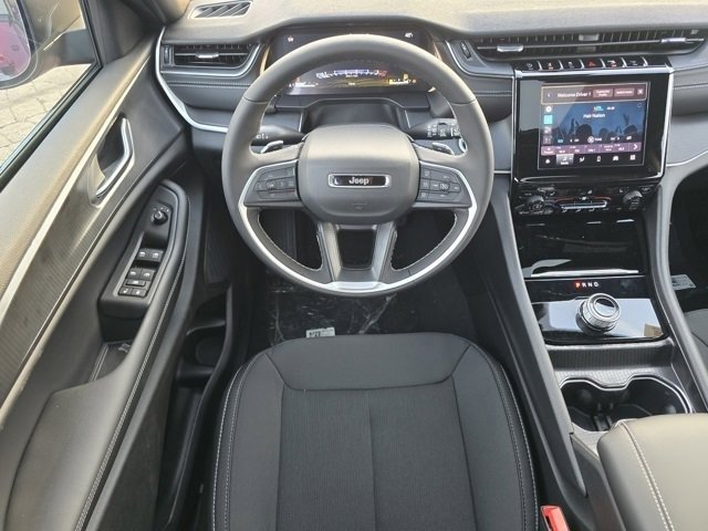 New 2026 Velvet Red Pearl-Coat Exterior Paint Jeep Laredo image 5