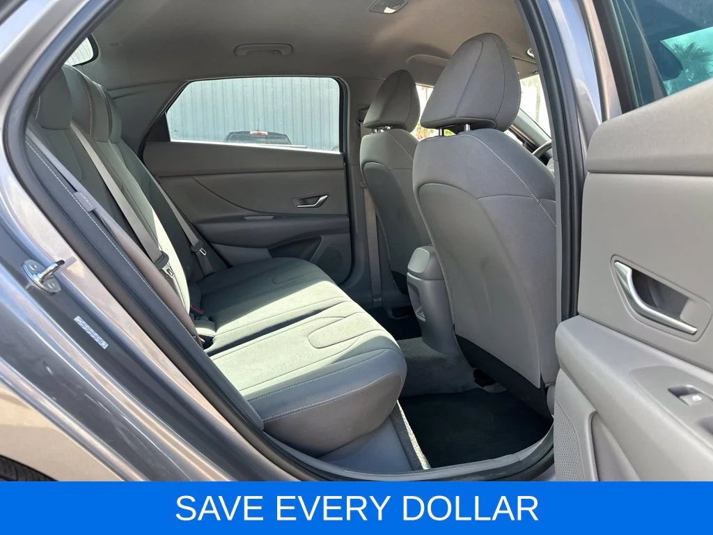 Used 2024  Hyundai SEL image 17