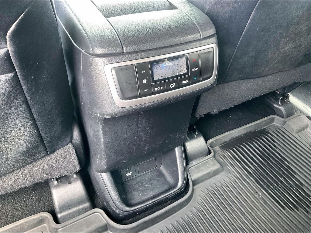 Used 2019 Blizzard Pearl Toyota XLE image 28