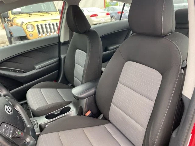 Used 2015 Red Kia EX image 10
