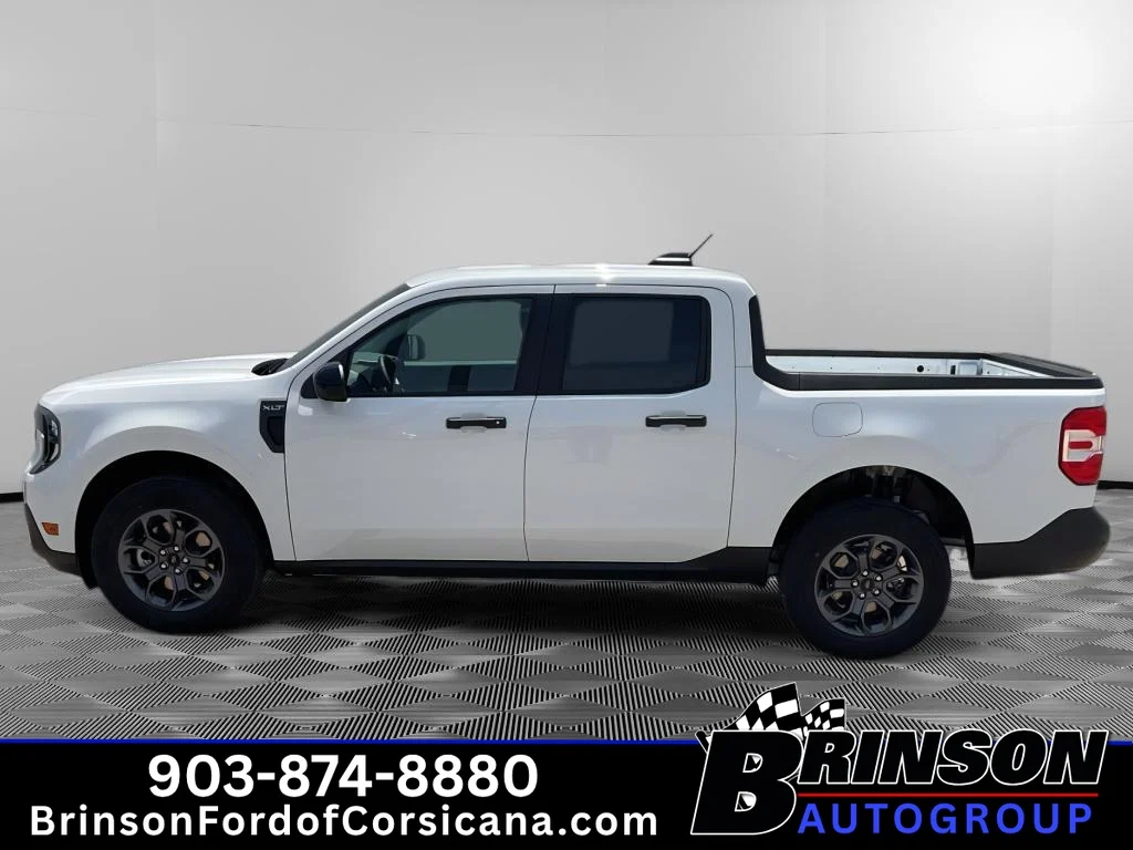 New 2026 Oxford White Ford XLT image 3