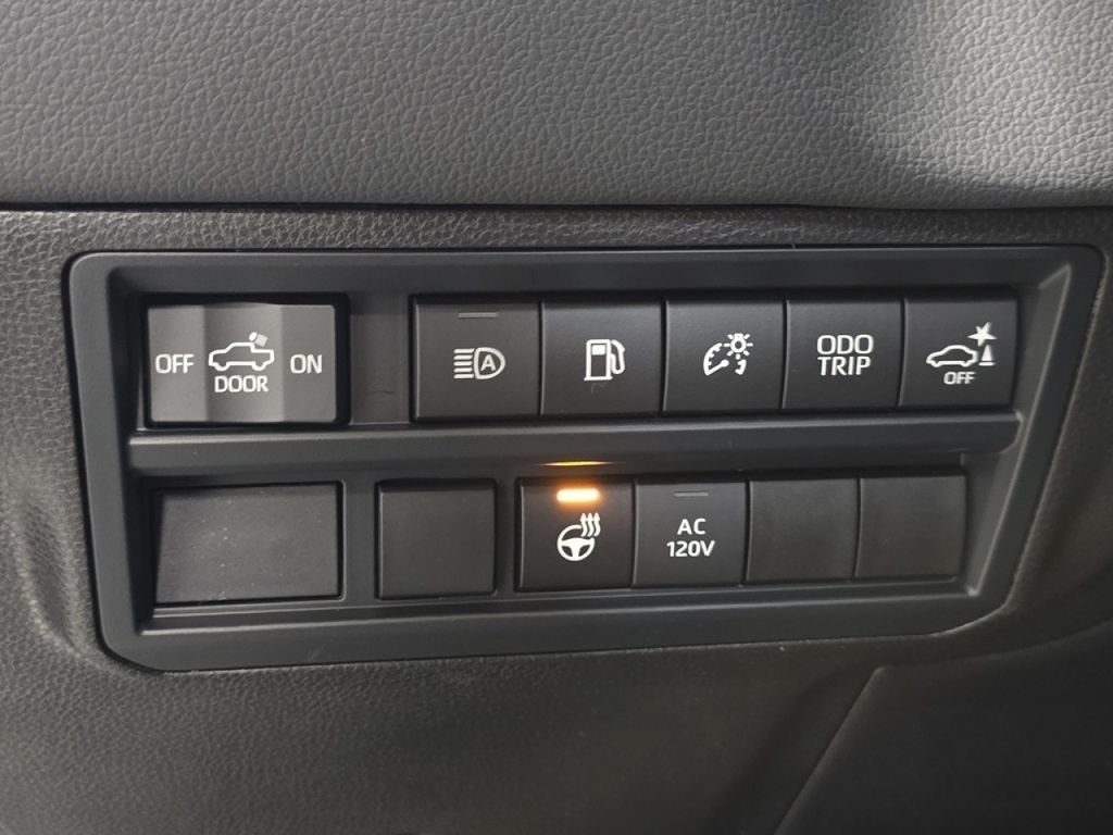 2026 Toyota Tundra Limited - Photo 11